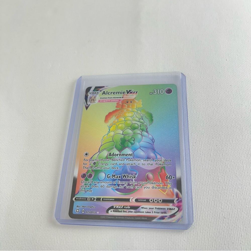 Alcremie VMAX Pokémon Card